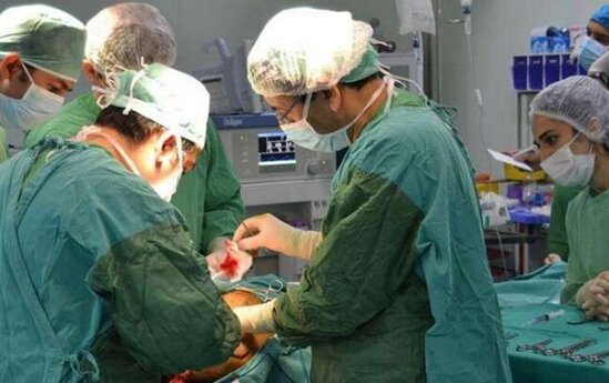 Bakıda klinikada DƏHŞƏTLİ OLAY: Əməliyyat zamanı uşağın şah damarını kəsdilər – ÖLDÜ