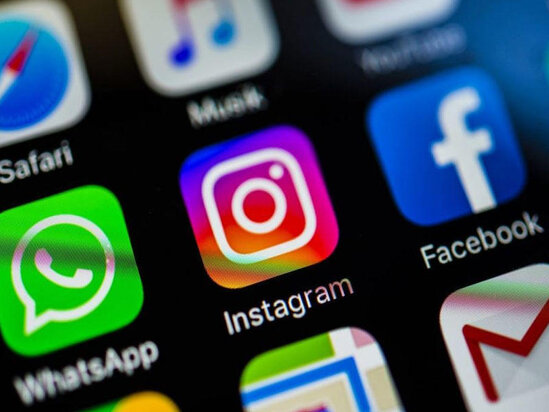 TƏCİLİ: Azərbaycanda Facebook, WhatsApp, Instagram ÇÖKDÜ - FOTO