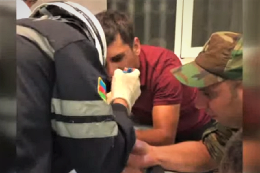 Sumqayıtda kuryoz olay: Sürücünün barmağında üzük qaldı, FHN köməyə gəldi