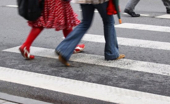 DƏHŞƏTLİ HADİSƏ : Maşın yolu keçən qadını vurub ÖLDÜRDÜ