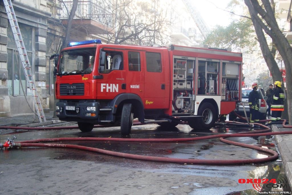 Gəncədə yaşayış binasında yanğın — 20 nəfər təxliyyə edildi
