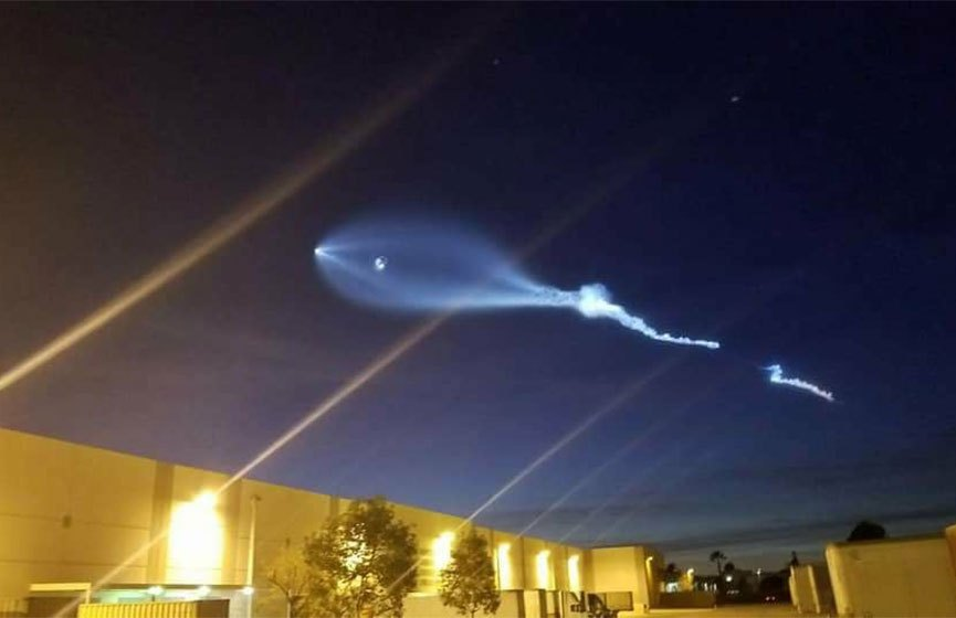 Uçan boşqab qadını dəhşətə gətirdi - Real video