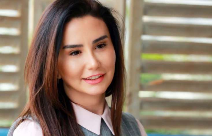 \\\"Ənənə boğçası\\\"nın Leylası çimərlik geyimində - FOTO