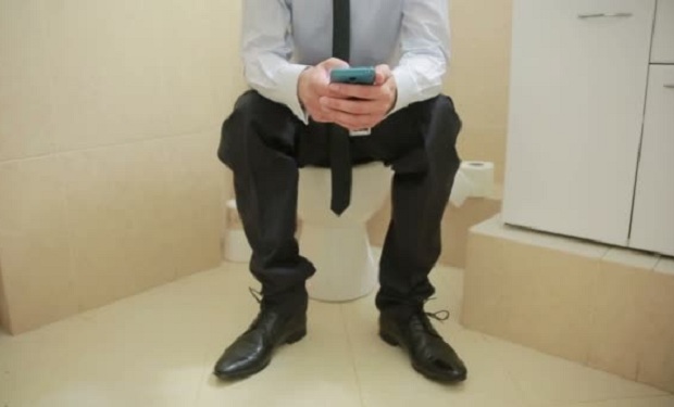 Kişi görüşdüyü qadının evinin tualetində ÖLDÜ — Azərbaycanda TRAGİKOMİK HADİSƏ (FOTO)