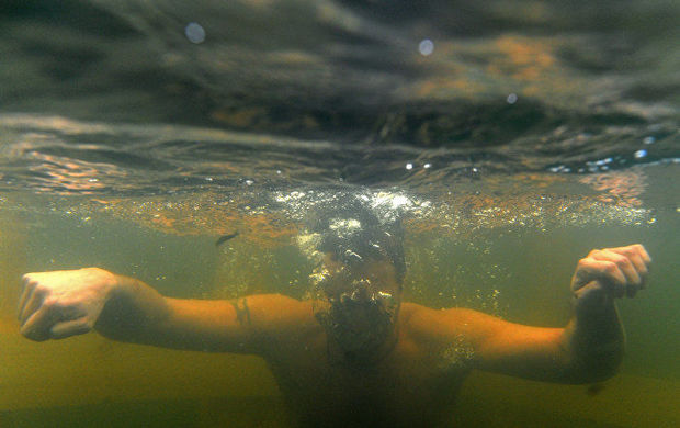 Ucarda bir nəfər suda batdı - Dalğıclar onu axtarır