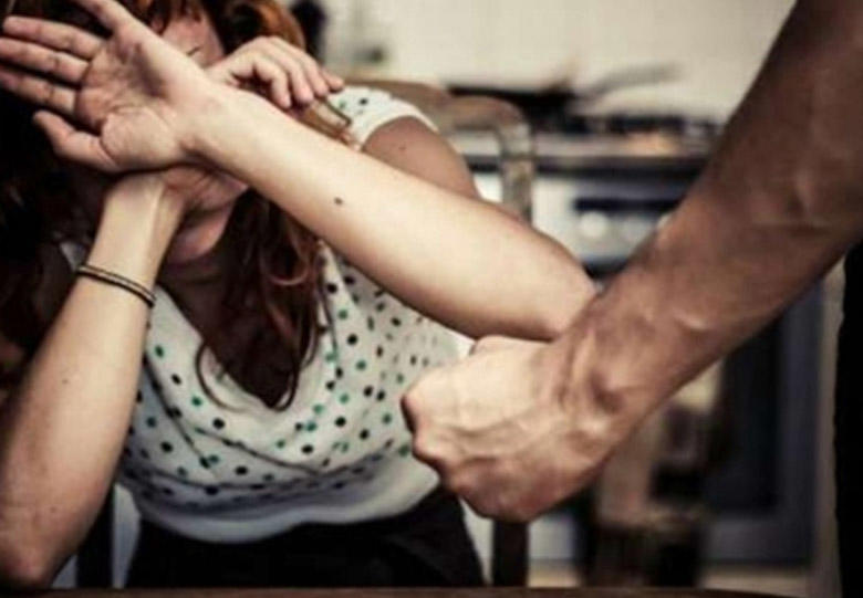 17 yaşlı oğlan öz sevgilisini güllələdi - Təfərrüat