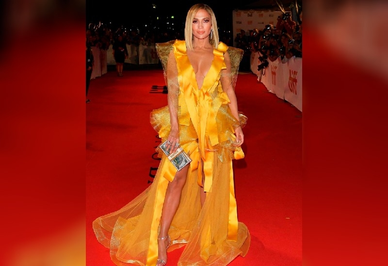 Дженнифер Лопес в дерзком платье без белья появилась на публике - ФОТО