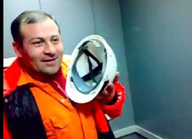 Azərbaycanlı gəmi kapitanı elə mahnı oxudu ki,eşidənlər göz yaşını saxlaya bilmədi