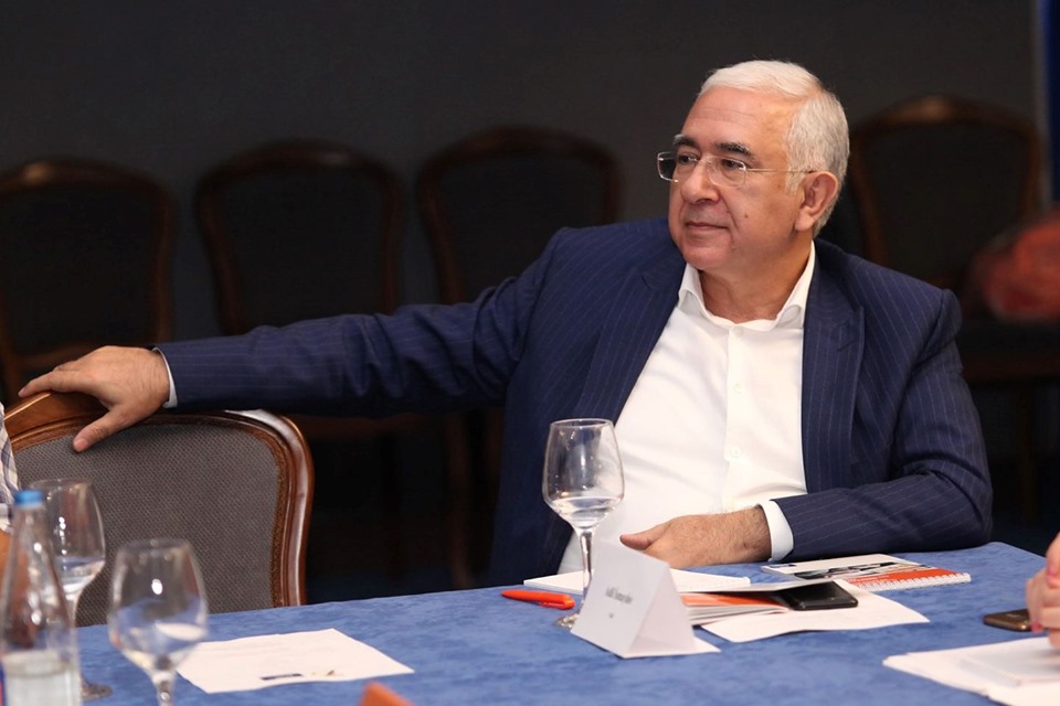 Azərbaycanda ŞOK qərar çıxarıldı: Adil İsmayılova qadağa qoyuldu