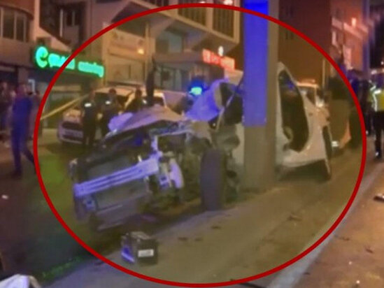 Dəhşətli qəza: avtomobil parçalandı, sürücü isə havada \\\"uçdu\\\"