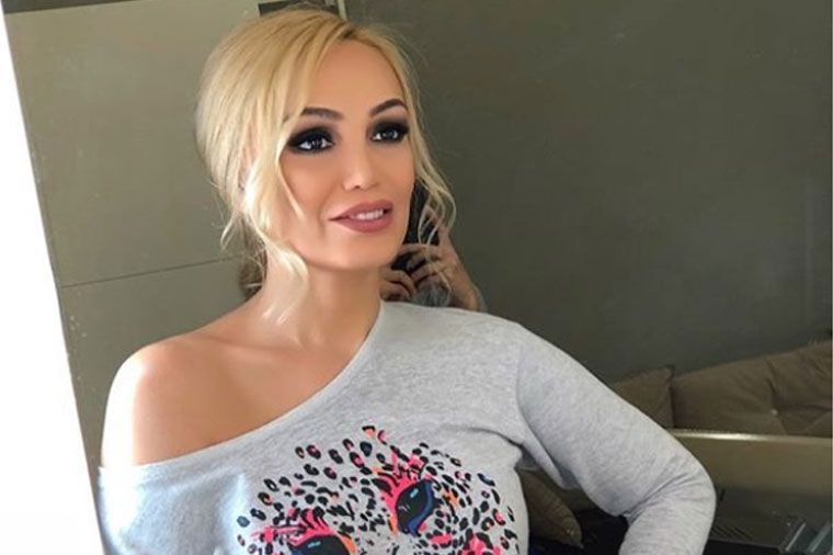 Nura Suri jurnalistin sualına : “Mətbuat xidmətimə zəng edin...\\\", dedi