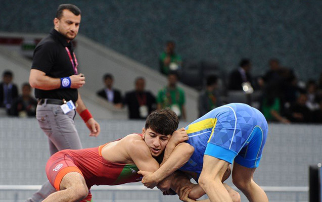 Daha bir idmançımız xalçada dava saldı - ŞOK görüntü