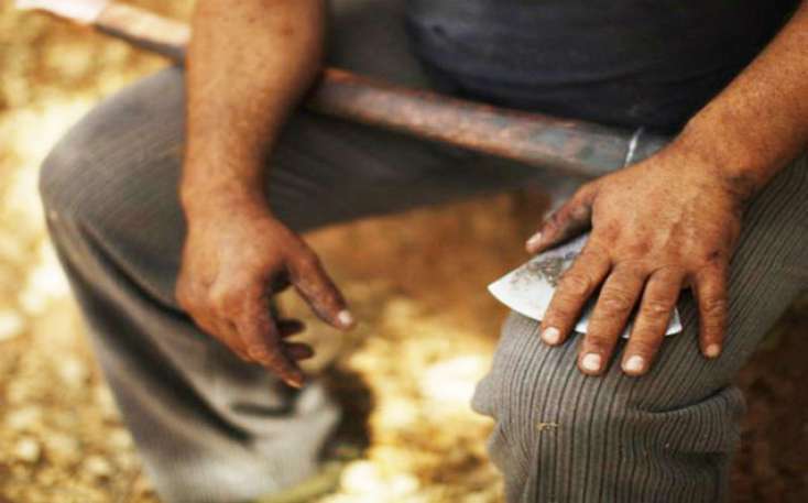 Qaynata 30 yaşlı gəlinini buna görə baltalayıb - Təfərrüat