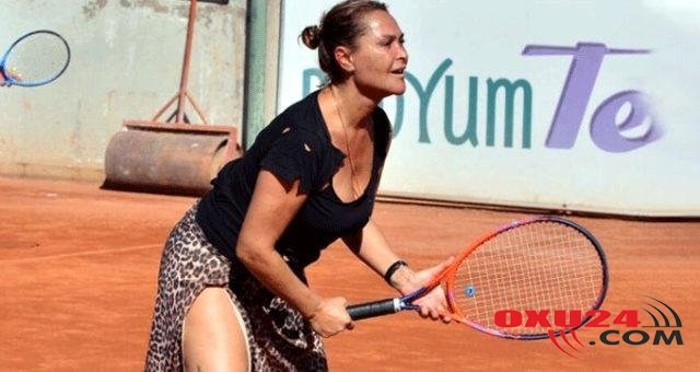 55 yaşlı məşhur bu geyimi ilə hər kəsi təəccübləndirib - FOTO