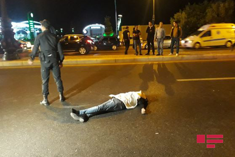 Bakıda DƏHŞƏTLİ qəza: \\\"Vito\\\" piyadanın üstündən keçdi