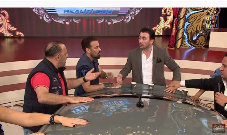 \\\"Maşın\\\" şouda müğənni ilə meyxanaçı arasında DAVA DÜŞDÜ - \\\"Ağıllı ol, buranın çölüdə var...\\\"