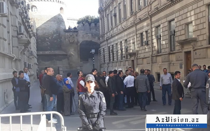 Əli Kərimli gəlmədi, piket başa çatdı