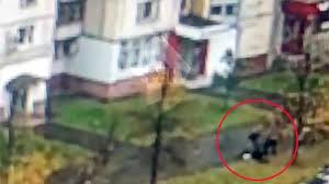 ŞOK görüntü: Azərbaycanlı iş adamı yolun ortasında belə baltalandı