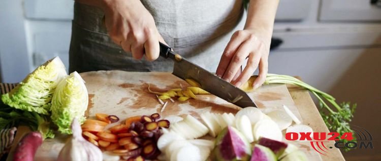 Nəyə görə menstruasiya günləri qadın yemək bişirməməlidir? – Kişi bu yeməyi yeyərsə…