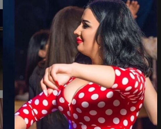 Azərbaycanda ŞOK! Müğənni toya alt paltarsız gəldi