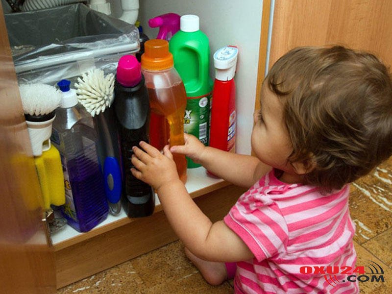 Uşaq səhvən kimyəvi maddə içibsə, nə etməli?