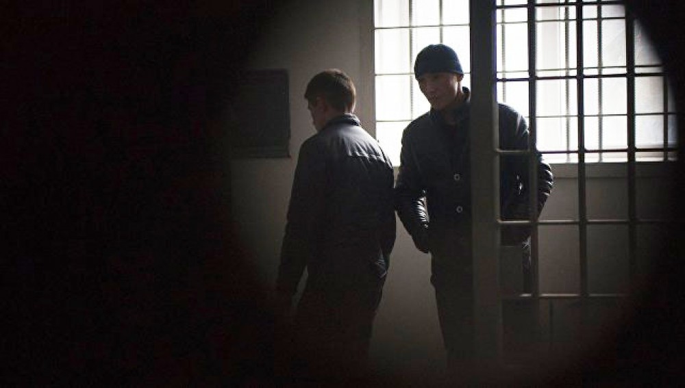 Onlarla  cinsi münasibət  xaricində toxunmaq   qadağandır