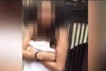 Azərbaycanda kişi arvadının gizli telefonunu tapdı - Arvadını dostu ile xəyanət edəndə  tutdu