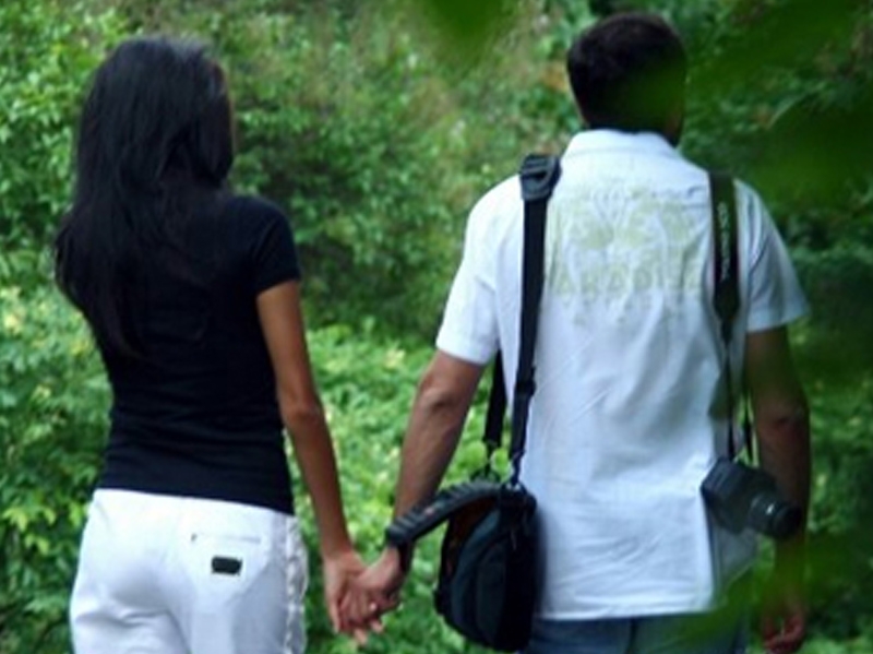 Azərbaycanda biabırçılıq: İki uşaq anası instagramda tanış olduğu gəncə qoşulub qaçdı