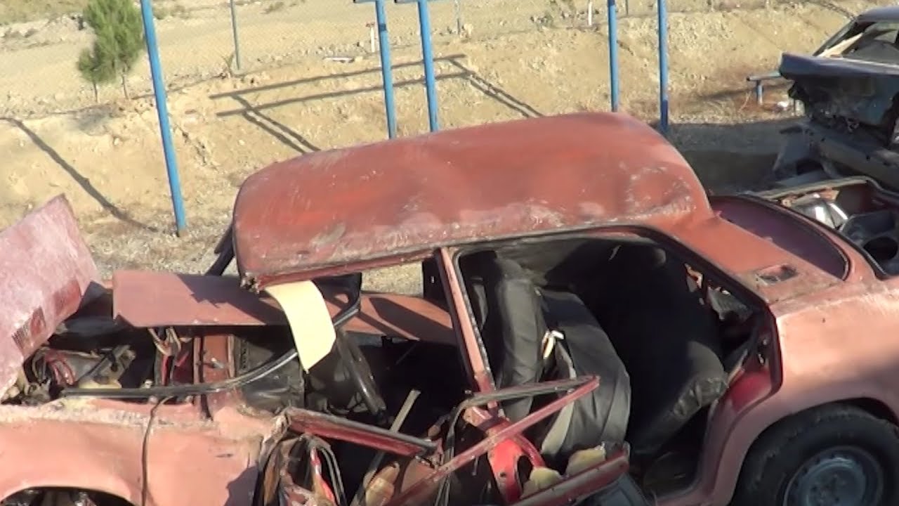 Dəhşətli qəzadan görüntü: Ata öldü,oğlu xəstəxanaya düşdü