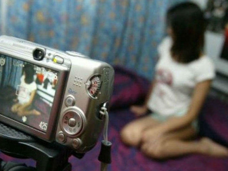 Əri işə gedən kimi, yad kişini yatağına saldı, videoya çəkdi... - Sonra həyatının ŞOKUNU YAŞADI