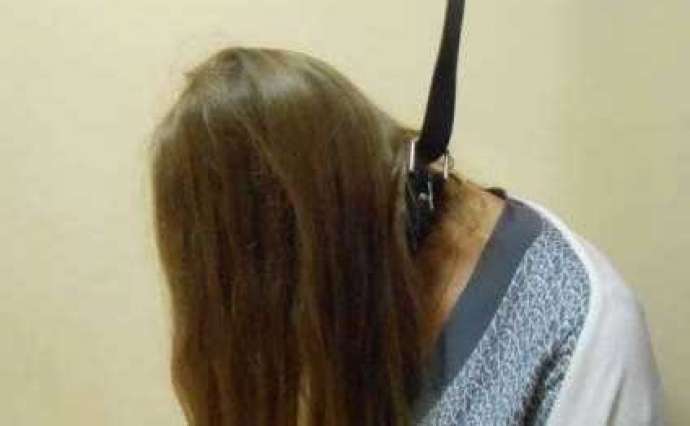 Azərbaycanlı gənc qız asılmış vəziyyətdə tapıldı