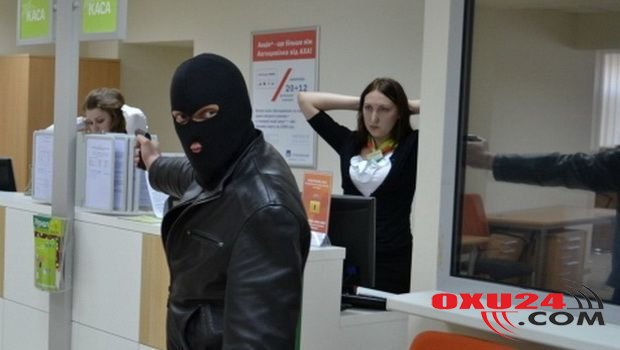 Bakıda marketə basqın oldu: İki işçi bıçaqlandı