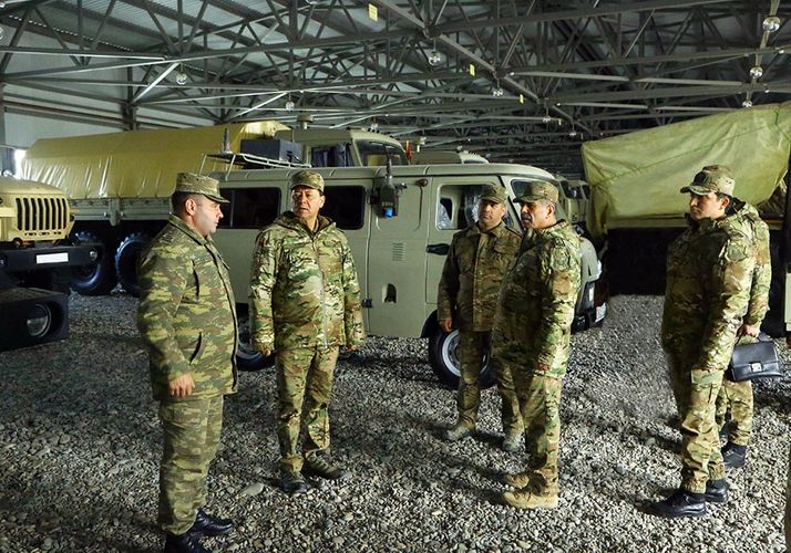 Müdafiə naziri döyüş texnikaların yoxladı: Müharibə başlayır?