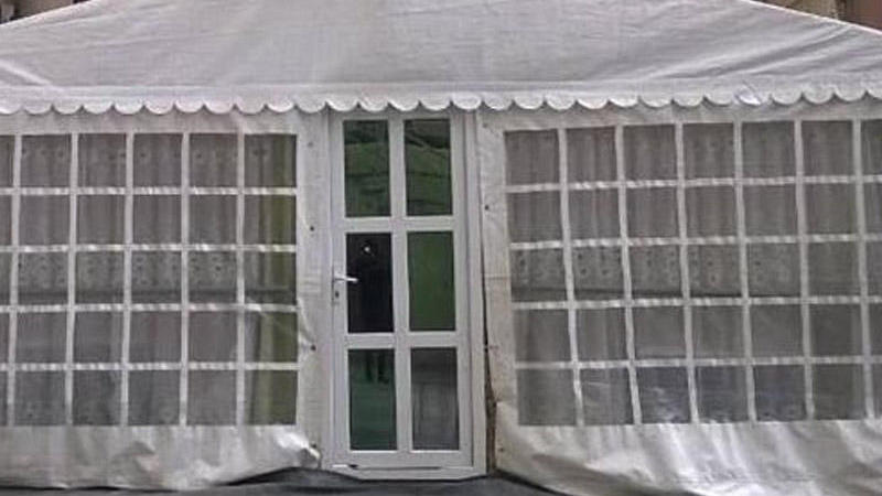 Azərbaycanlı müğənniyə — AĞIR İTKİ - FOTO