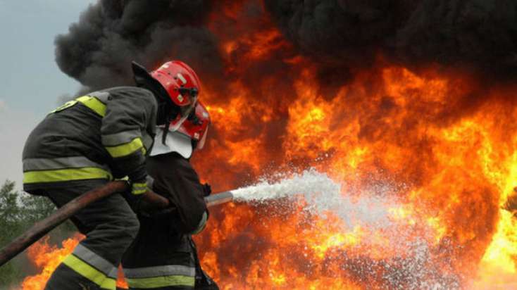 3-cü mikrorayon bazarı yanır