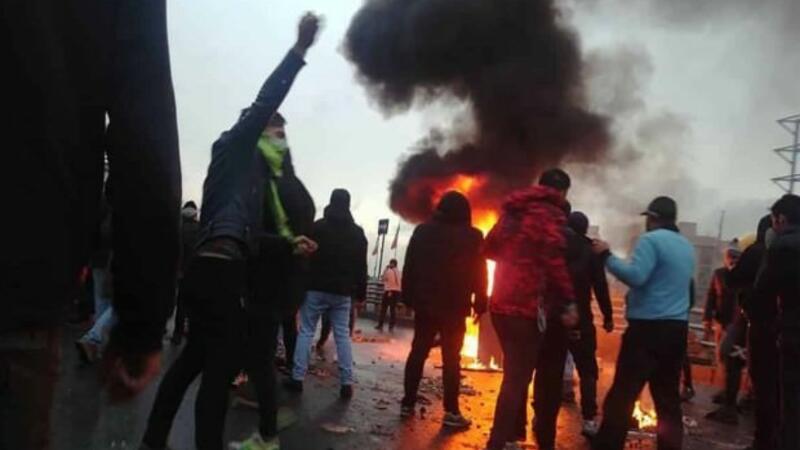 İranda DƏHŞƏT: 304 nəfər vəhşicəsinə öldürüldü