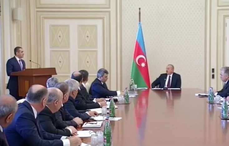 Məmur səhv məlumat verdi, Prezident səhvini düzəltdi - MARAQLI VİDEO