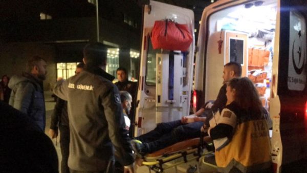 On dəqiqə fərqlə ər və arvadını eyni yerdə maşın vurdu