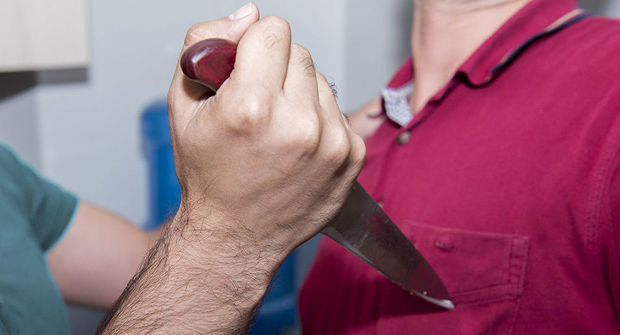 Bakıda dəhşət: Bıçağı gəncin ürəyinə sancdı