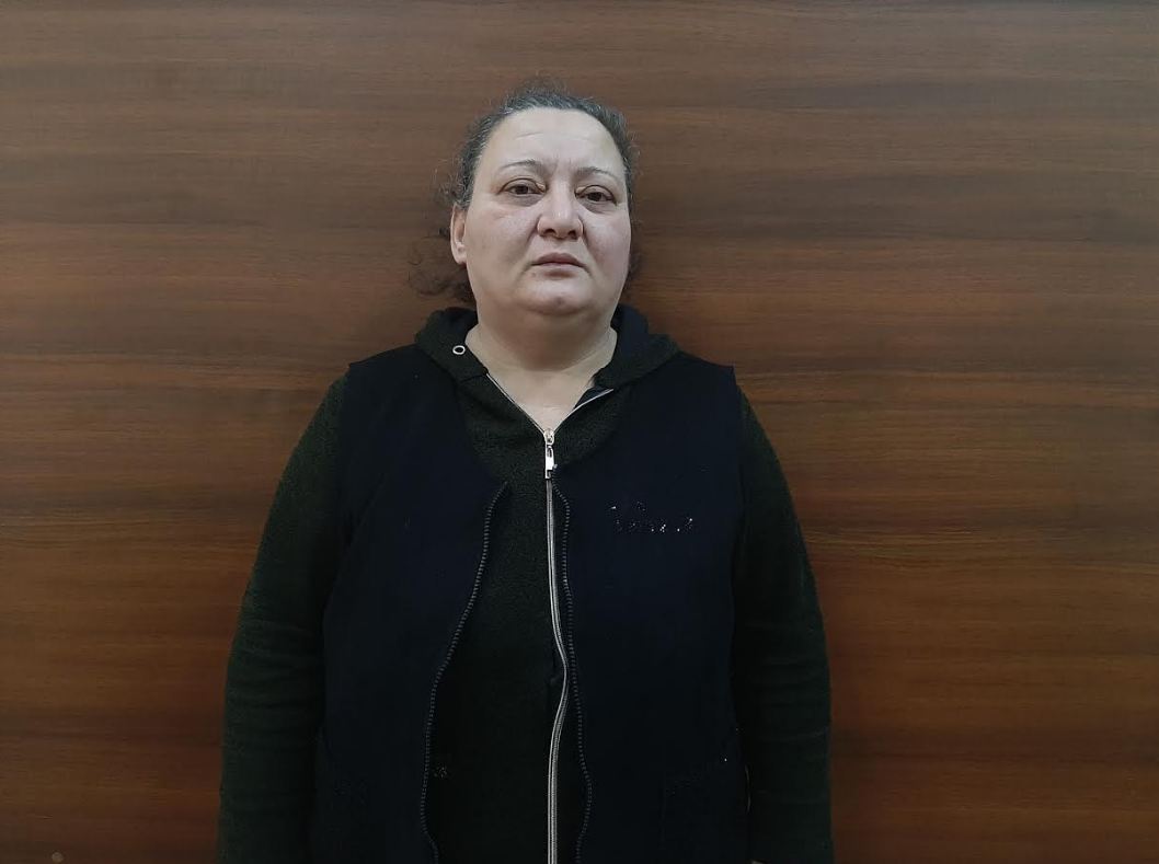 Bakı metrosu yaxınlığında əməliyyat: Polis qadını tutdu +FOTO