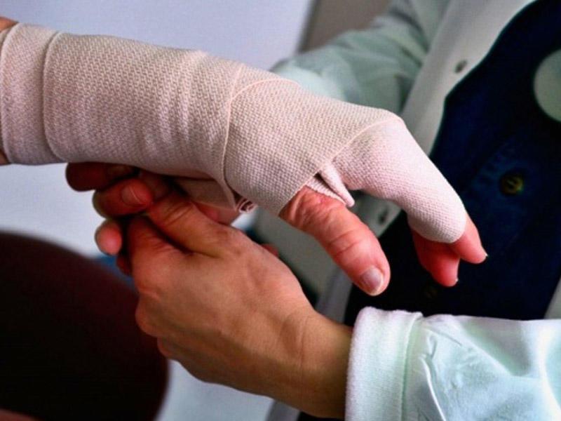 Qolu sınmış kişiyə “27 həftəlik hamilə” diaqnozu qoydular