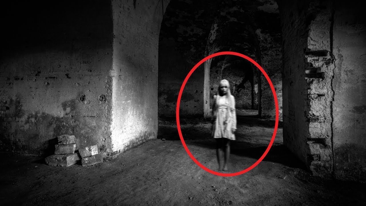 Ölmüş əkizinin ruhu ilə liftdə qarşılaşdı - Görüntülər kamerada (18+VİDEO)