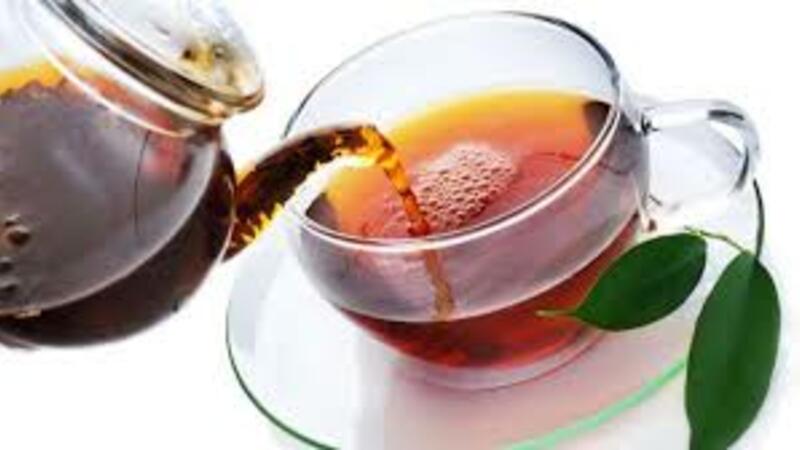 Yeməkdən sonra isti çay içənlərə PİS XƏBƏR - Bu xəstəliyi yaradır