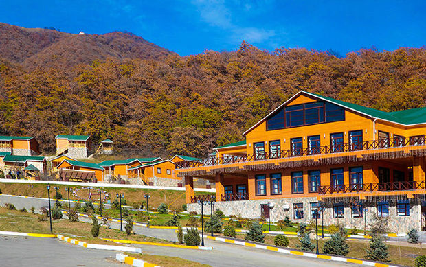 Azərbaycanda otelə o qədər adam gəldi ki, xadimələr işi çatdırmadı, direktor işdən qovuldu