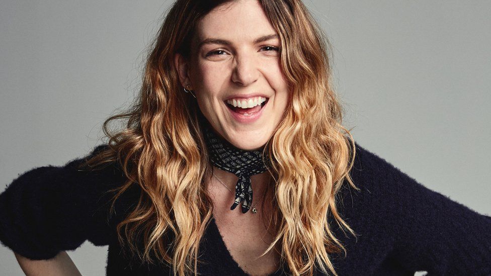 Bakıda həkim vagina darlaşdırılmasından danışdı, tənqid olundu +18+VİDEO