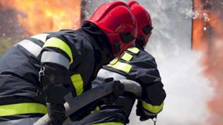 Paytaxtda yaşayış binasında yanğın, xəsarət alan var