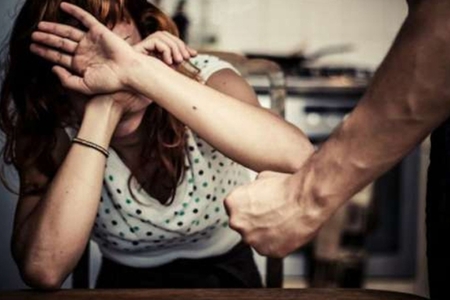 Bakıda DƏHŞƏT: İntim münasibətdə olduğu qızı öldürüb evdən qaçdı (18+VİDEO)