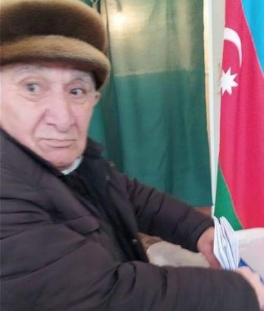 Mingəçevirdə seçki qutusuna topa bülleten atıblar - FOTOFAKT