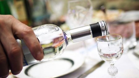 Bakıda içkidən zəhərlənən kişi öldü