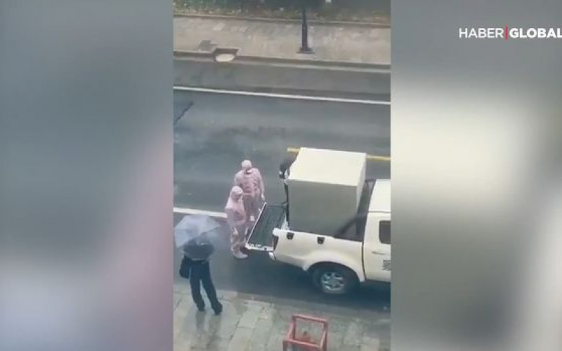 Koronavirusa yoluxduğu güman edilən qızı qəfəsə saldılar - VİDEO